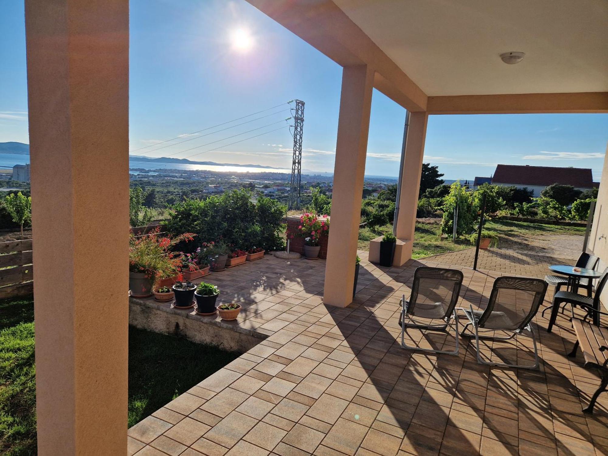 Sunset Apartment *