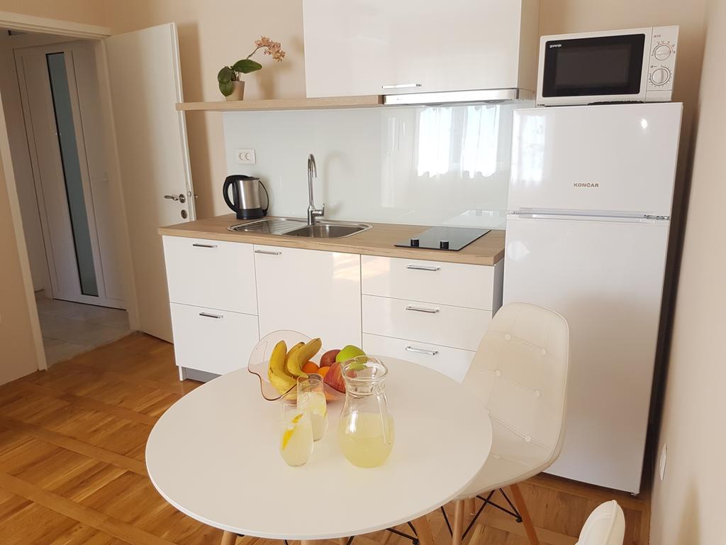 Sunset Apartment *