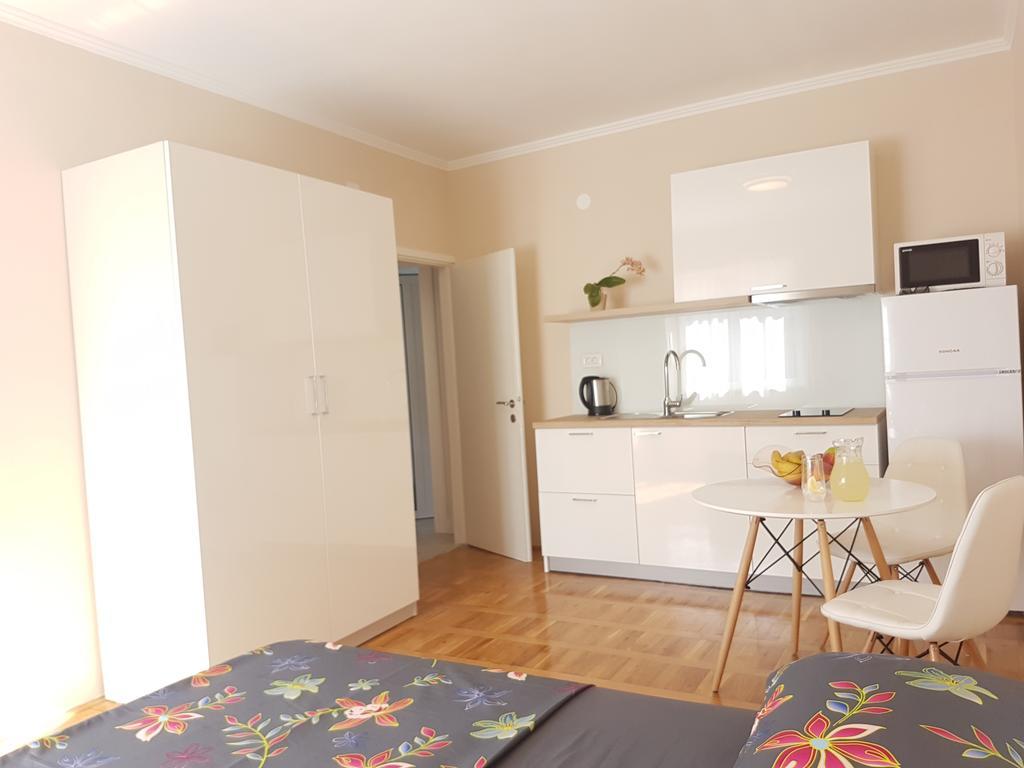 Sunset Apartment *